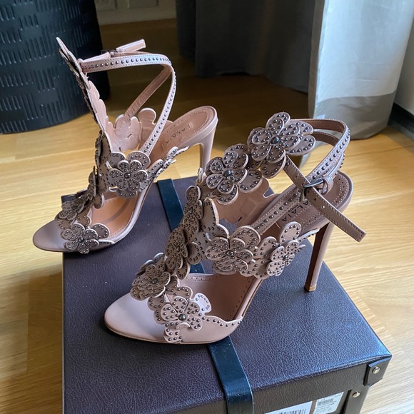 Alaia Shoes - Alaia Pointure Pink Nude Heels